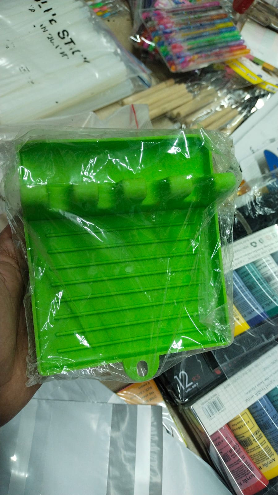 Spoon Rest (Plastic)   - Kitchen Utensil Rest (Random Color) 7