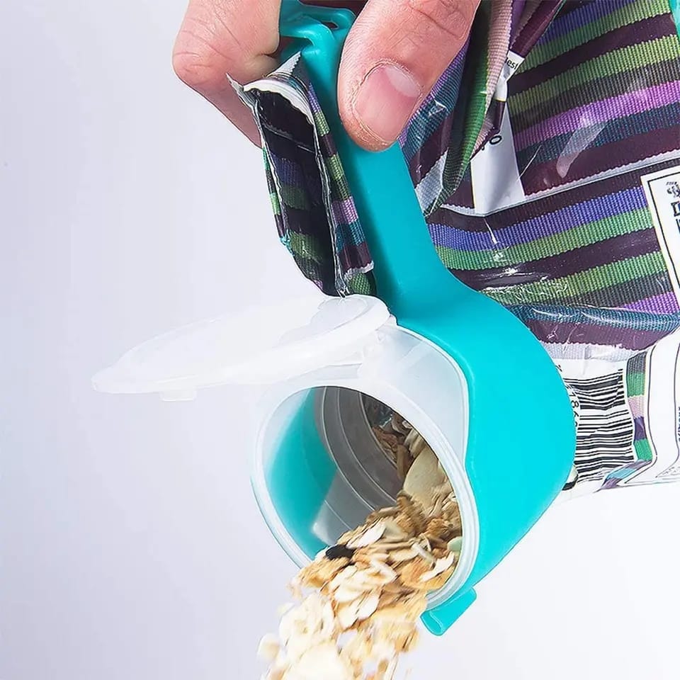 Food Sealing Clip with Discharge Nozzle Plastic Bag Moisture Sealing Clamp Food Saver Kitchen Snack Tool (Random Color) view 4