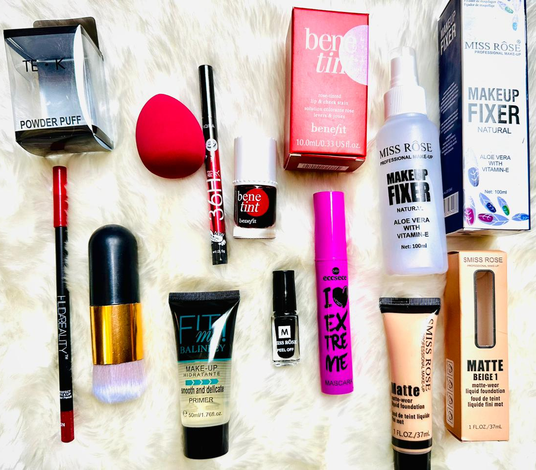 10 in 1 Makeup Deal buy online in Pakistan