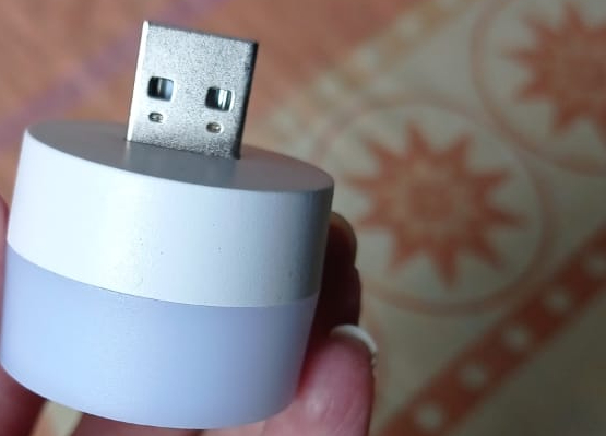 Portable USB Night Light Splitter with 2 Ports for Laptop,PC and CHARGING view 5