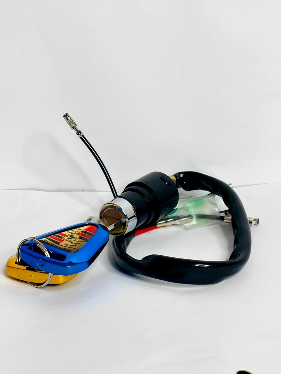 Ignition Switch with Computerized fancy Keys for 70cc bike new style two fancy computerize keys for all 70cc bikes buy online in Pakistan