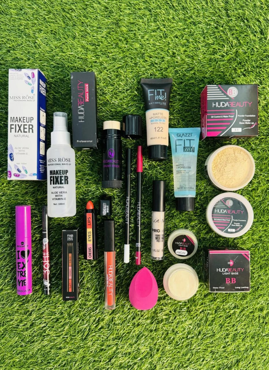 14 in 1 Makeup Deal ,Makeup Fixer,Foundation ,Beauty Blender and many more buy online in Pakistan