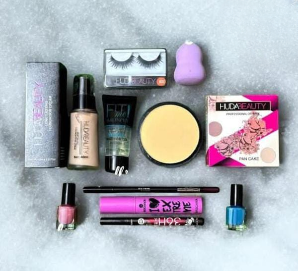 Perfect 10 Beauty Pack / Eyelashes, Beauty , Blender, Foundation ,Primer , Pan Cake , Nail Paint 2 , Eyeliner Mascara Lip Pencil buy online in Pakistan