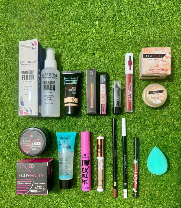 14 in 1 Makeup Deal  Professional Makeup Deal, Make-up Fixer  Foundation buy online in Pakistan