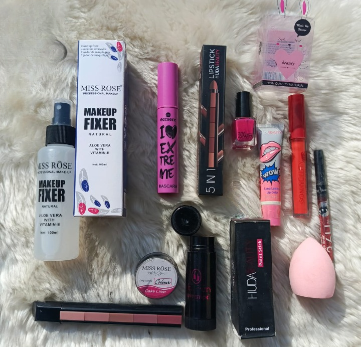 Ultimate Makeup Deal Pack of 10 – Complete Beauty Essentials in One Kit! buy online in Pakistan