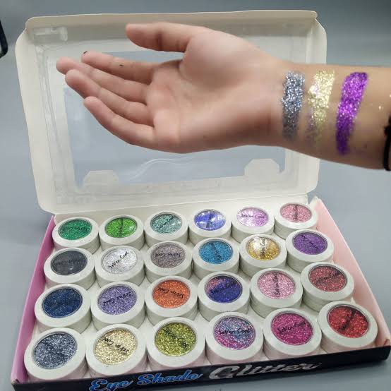 Shimmer Glitter Eyeshadow Glitter Powder Set Face &amp; Eye high Pigmented (Random Color))