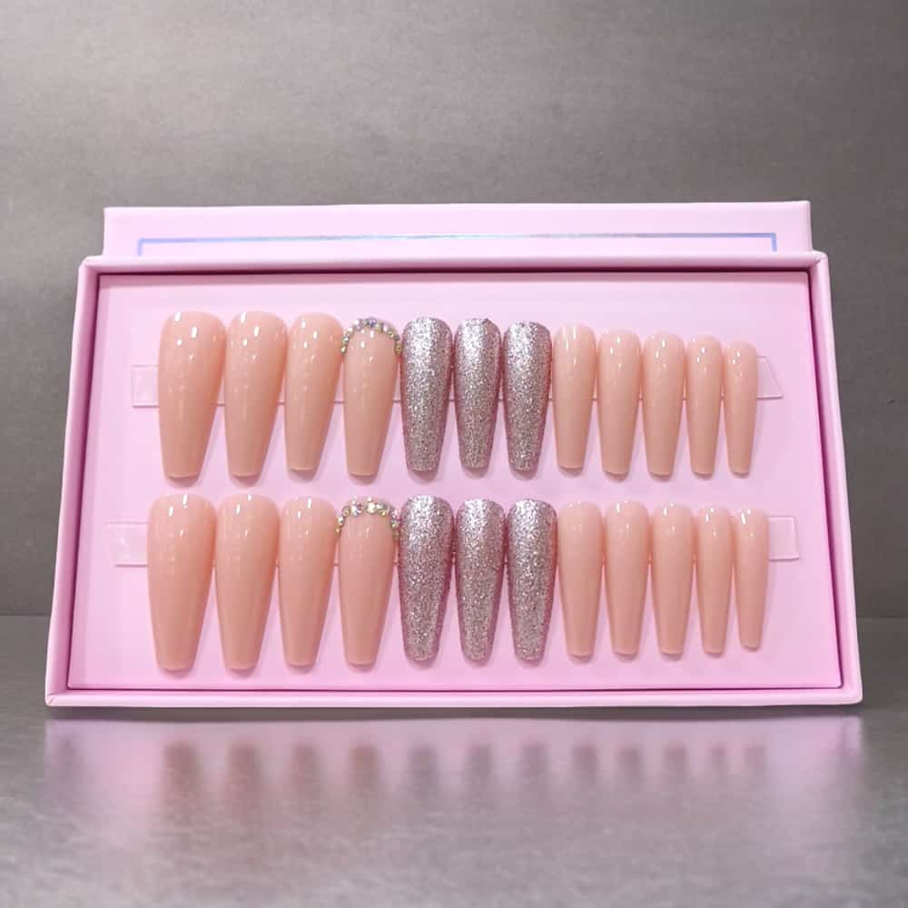 24Pcs O.TWO.O  pink Matte Nails with accessories buy online in Pakistan