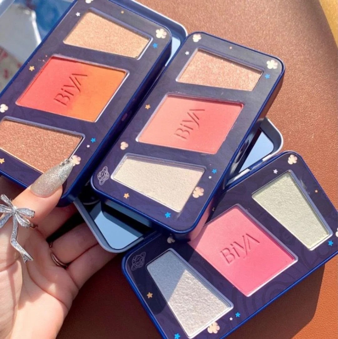 3 in 1 Colors Facial Blush Gradual Powder Blusher Shimmer Highlighter Three-dimensional Brightening Powder Blusher Palette - Biya Korean Highlighter & Blush Palette buy online in Pakistan