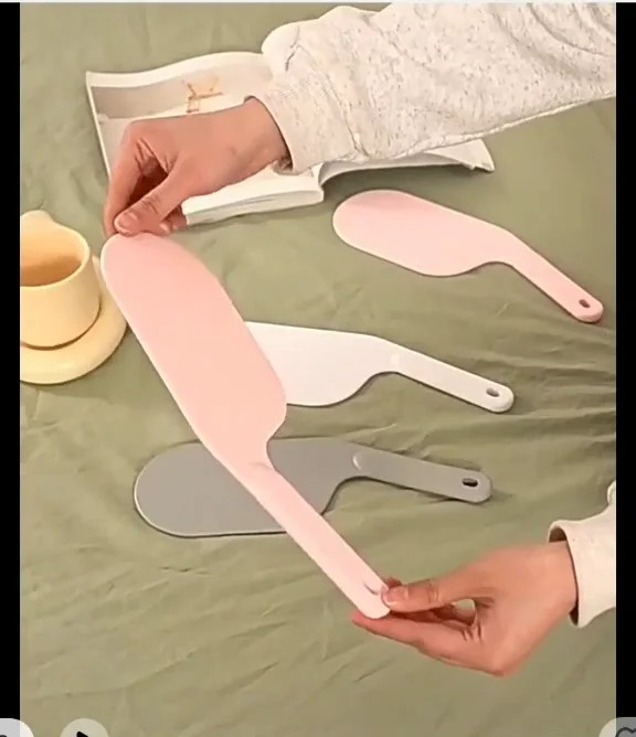 Bed Sheet Tucker – Easy Bed-Making Tool for Neat, Wrinkle-Free Sheets ( Random color ) buy online in Pakistan