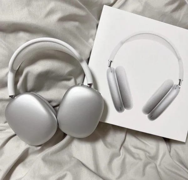 P9 Wireless Headphones | Bluetooth Over-Ear | High Bass & Clear Sound | Foldable & Portable | Noise Reduction (Random Colour) buy online in Pakistan