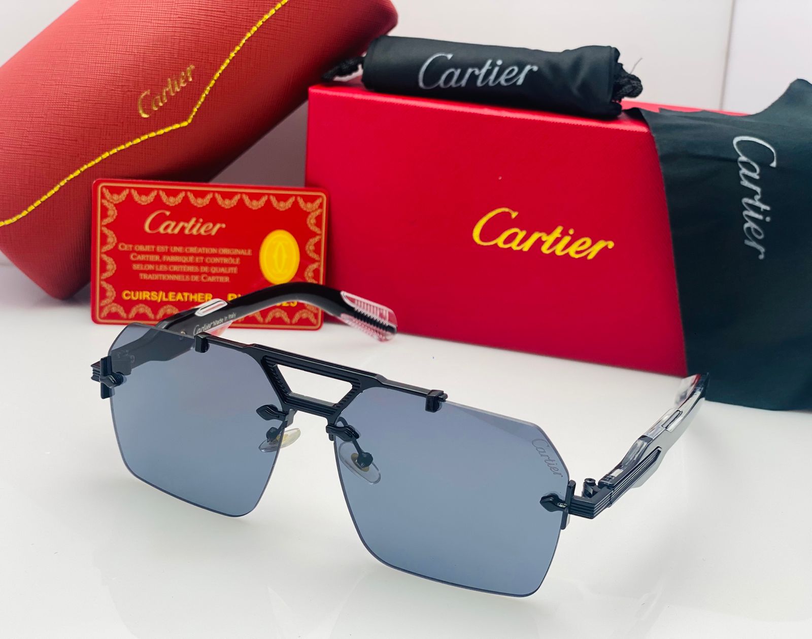 Fashion & Apparel online shopping category