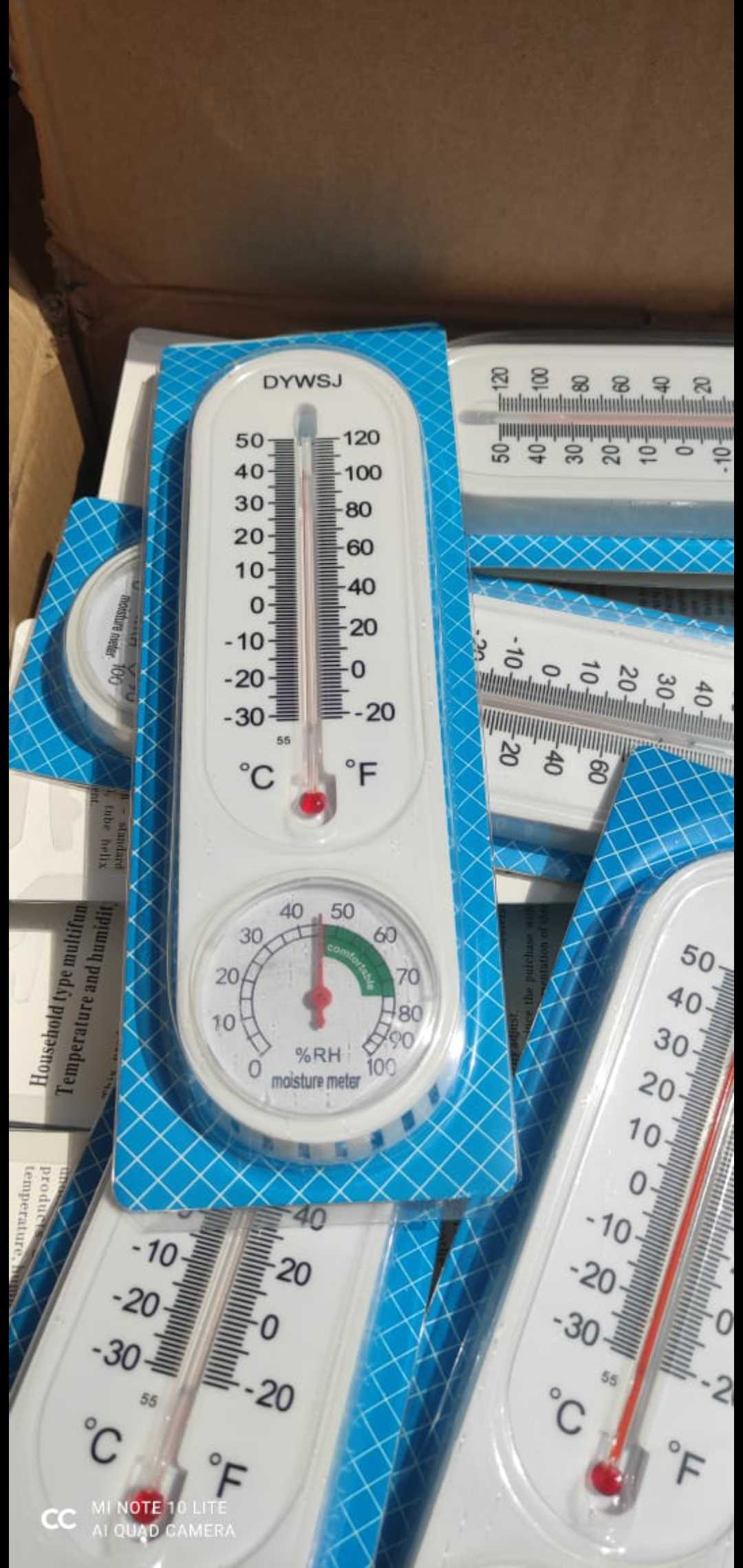 Wall Mounted Thermometer Hygrometer Moisture Meter Plastic Wall Hanging Thermometer for Indoor Outdoor Home Garden Greenhouse Planting Humidity , Incubator households, laboratories, vegetable greenhouses, agriculture, Temperature Meter Instrument view 4