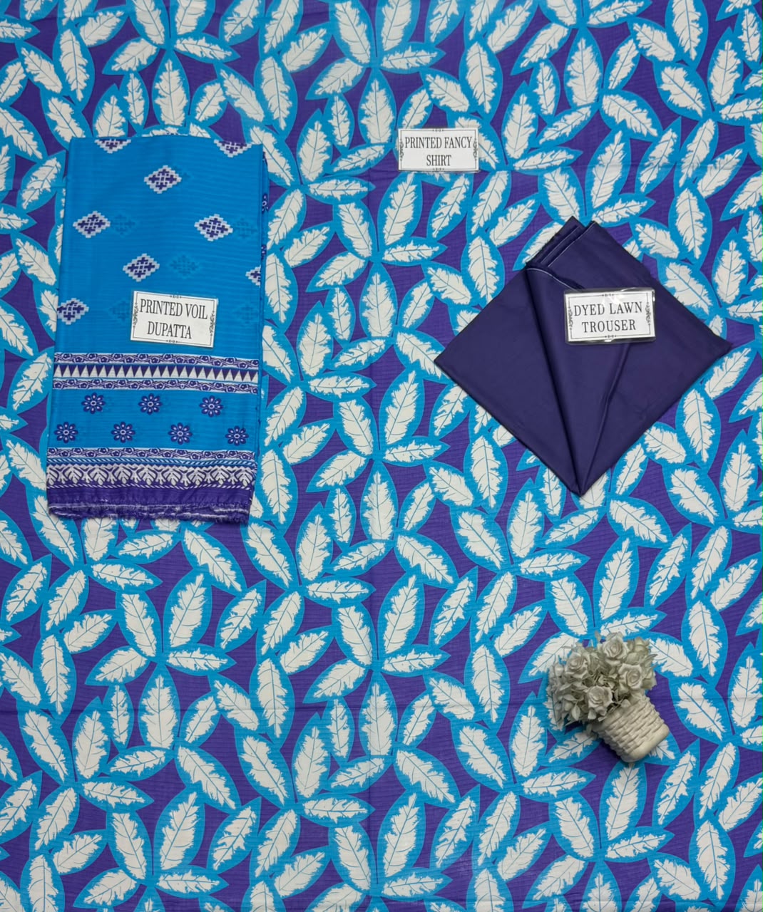 Bareeze Unstitched Lawn Collection With Printed Fancy Lawn Shirt, Printed Fancy Lawn Dupatta And Dyed Lawn Trouser 3-Piece Suit thumbnail 3