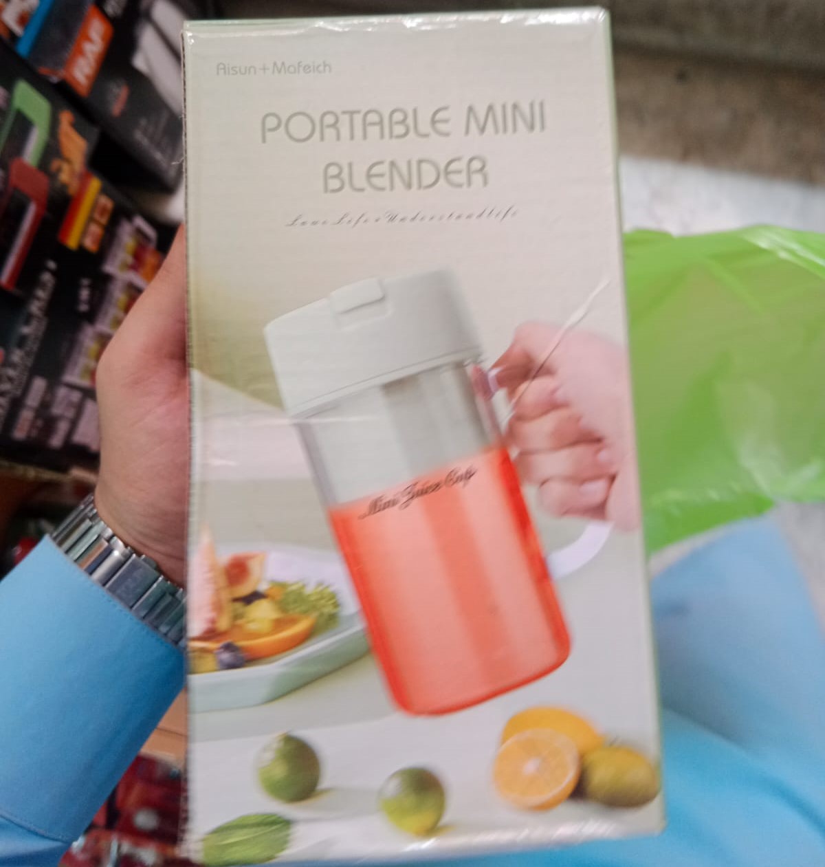 Aisun + Mofeich Portable Mini Blender - Kitchen Appliance Product Designed For Food Blending And Daily Beverage Preparation Routine (Random Color) thumbnail 3
