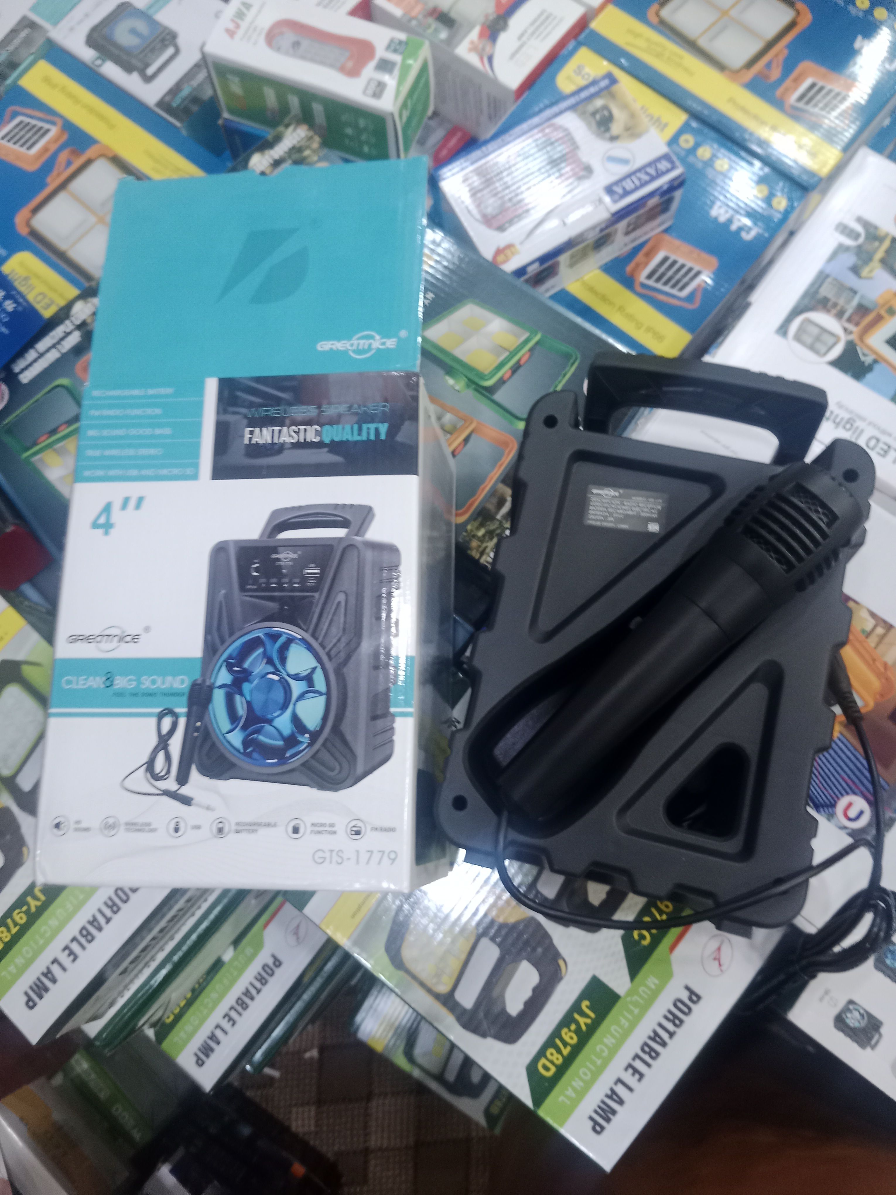 Greeintince GTS-1779 4" Wireless Speaker with Wired Microphone thumbnail 5