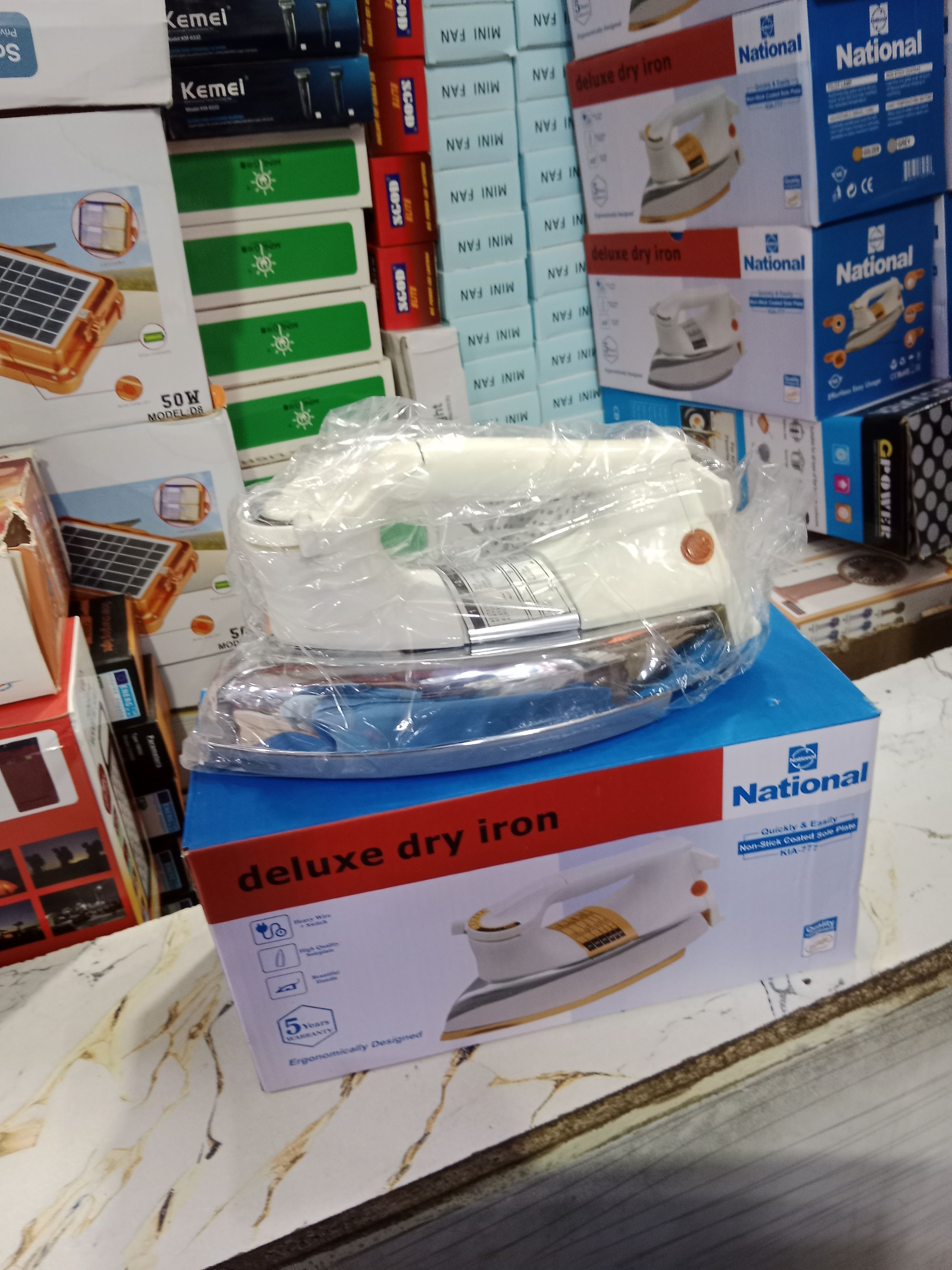 National Deluxe Heavy Weight Dry Iron (KIA-77T) – 1000W Non-Stick Soleplate thumbnail 3