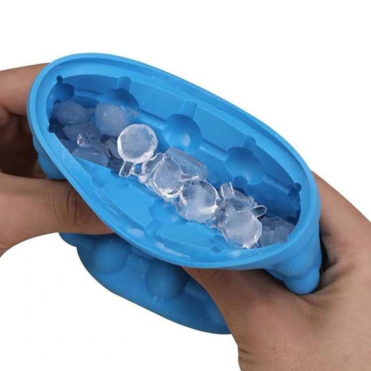 Ice Genie Silicone Ice Cube Maker Bucket with Airtight Lid thumbnail 4