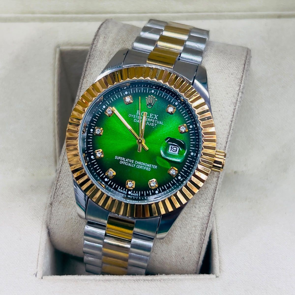 Rolex Oyster Perpetual Datejust - Luxury Watch Designed For Time Display And Daily Timekeeping Routine - Green Dial thumbnail 3