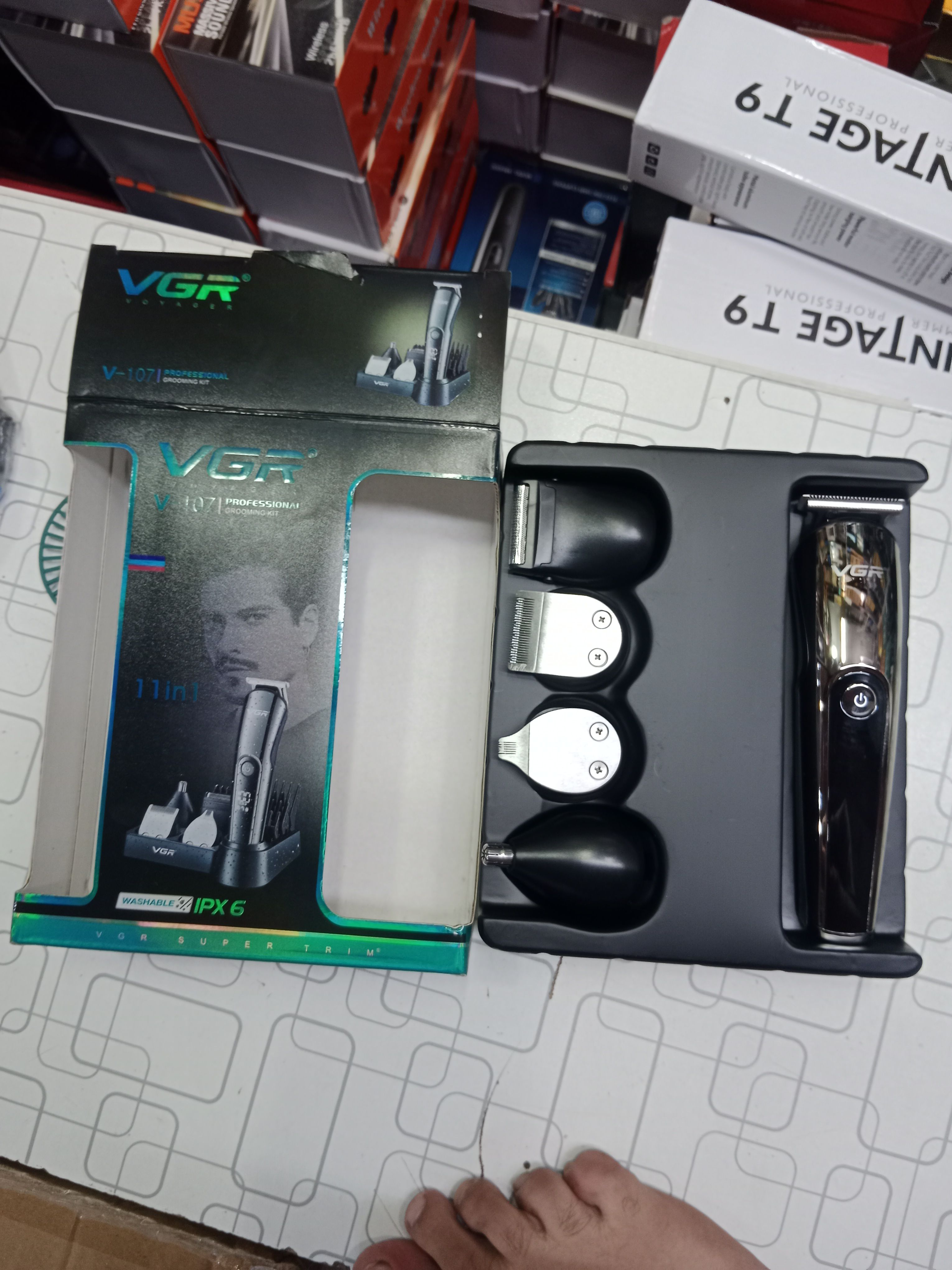 VGR V-107 11-In-1 Professional Grooming Kit With Multiple Attachments For Complete Personal Care thumbnail 5