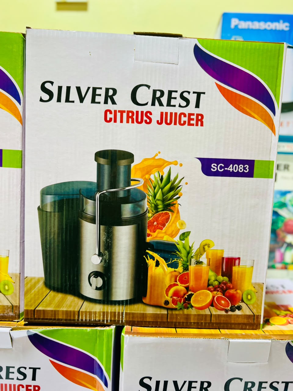 Silver Crest Fruit Juicer With Two Speed Settings I And II For Efficient Juicing Of Various Fruits And Durable Daily Home Use Design thumbnail 4