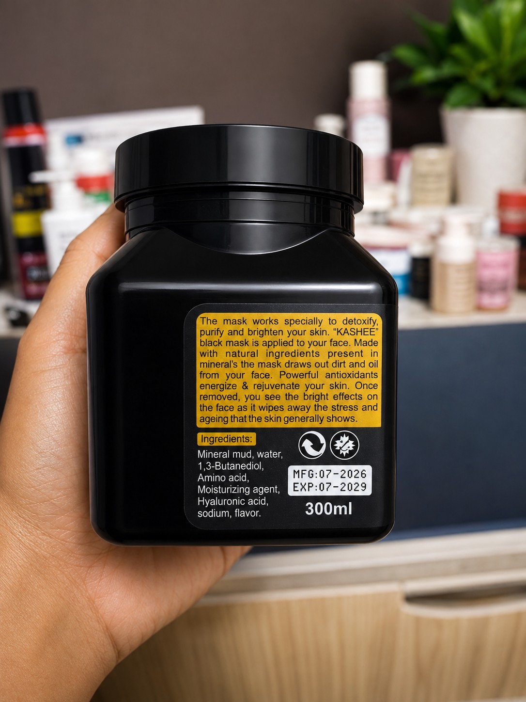 Kashee Charcoal Black Face Mask - Skin Care Product Designed For Facial Cleansing And Daily Grooming Routine - 300ML view 2