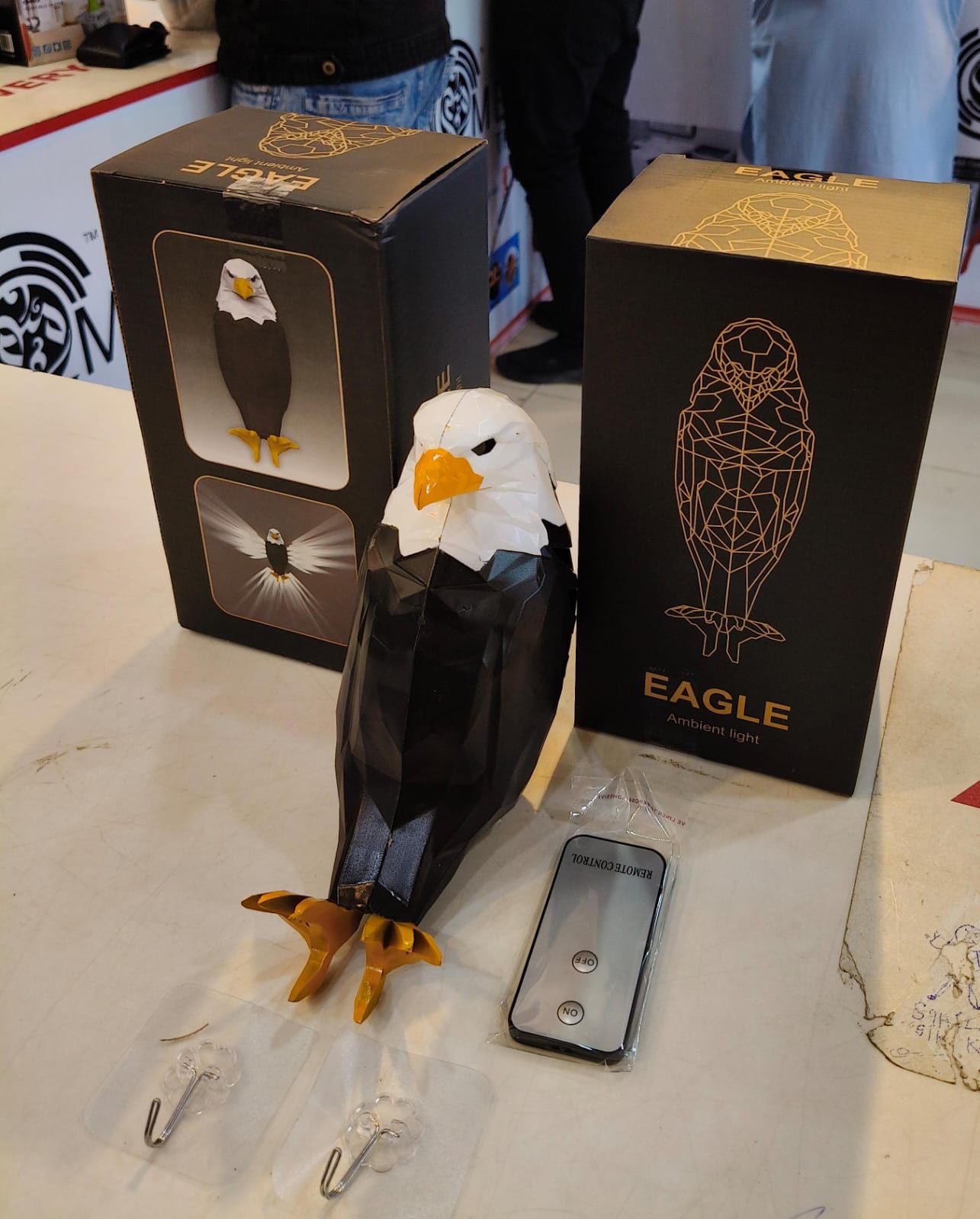 Eagle Design Wall Lamp with Remote Control view 3