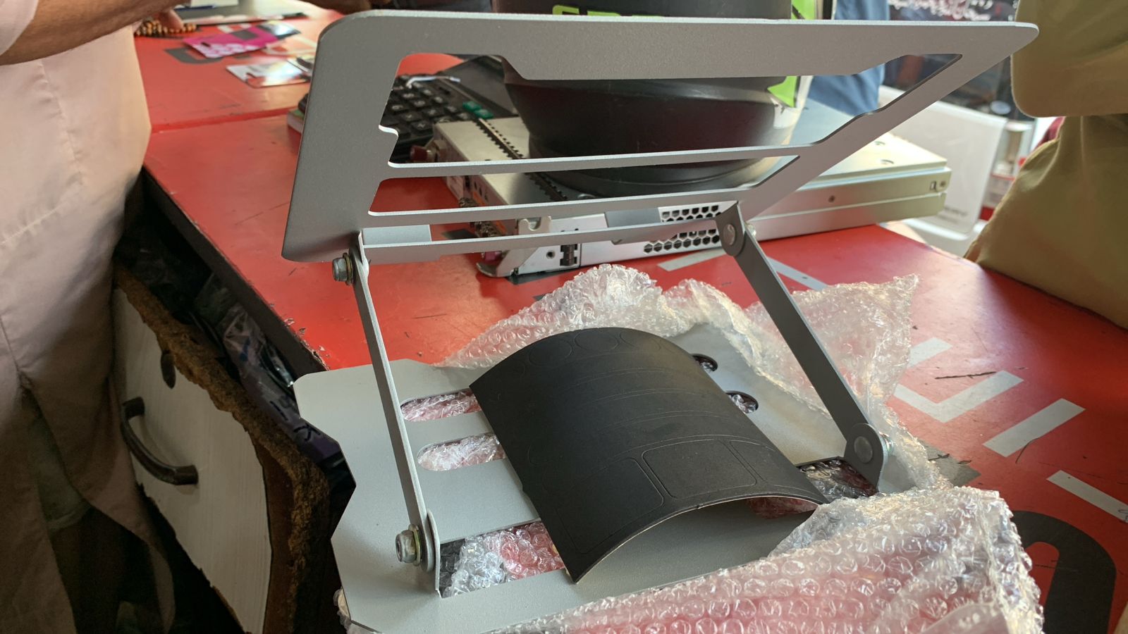 High Quality Durable Laptop Stand Big Size Non Rotating Stable Support Improves Posture Ergonomics Keeps Device Cool view 4
