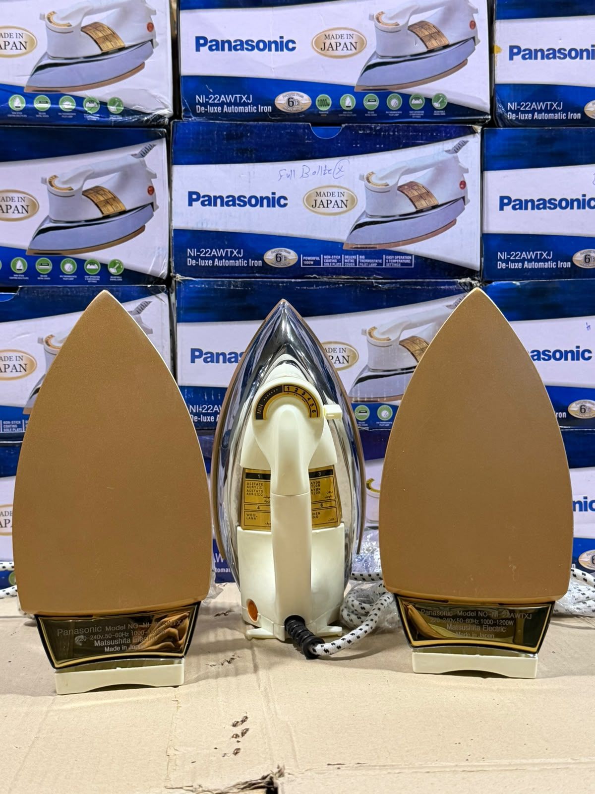 Panasonic De Luxe Automatic Iron 1000W Non Stick Soleplate Adjustable Temperature Settings Pilot Lamp Durable Daily Home Use view 3