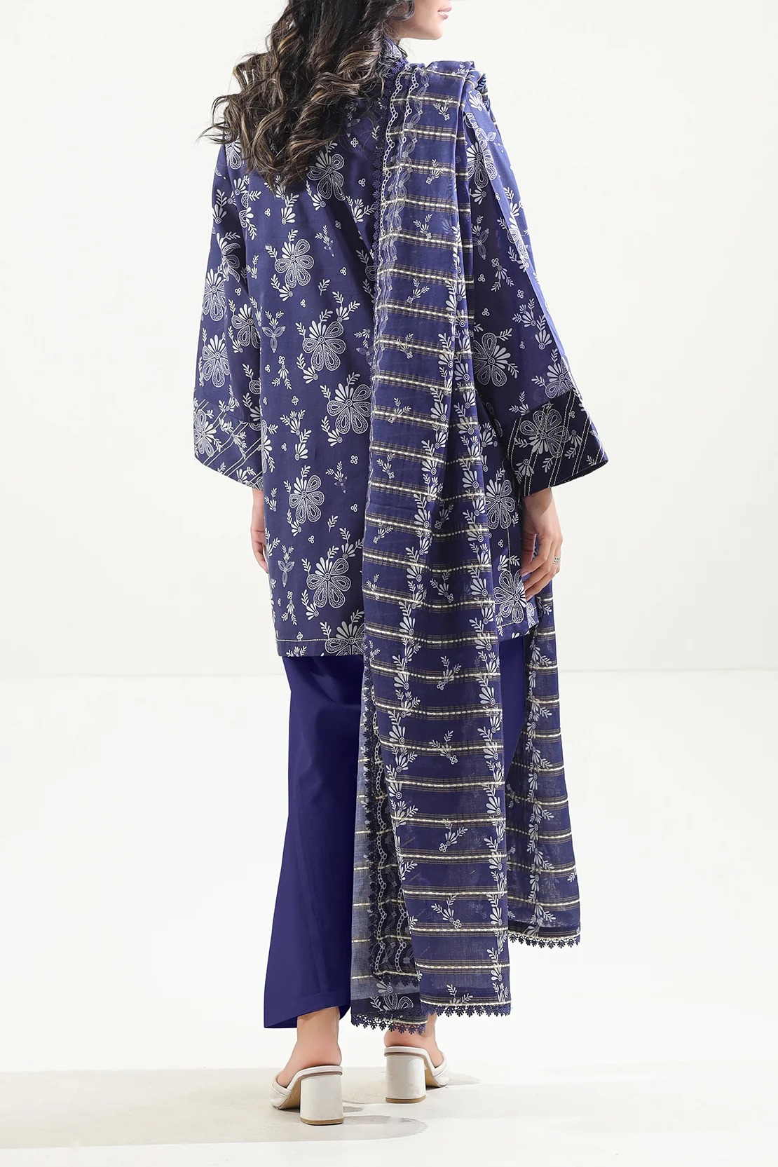 Saya Unstitched Printed Lawn 3 Piece - Apparel Accessory Designed For Fashion Styling And Daily Wardrobe Routine view 2