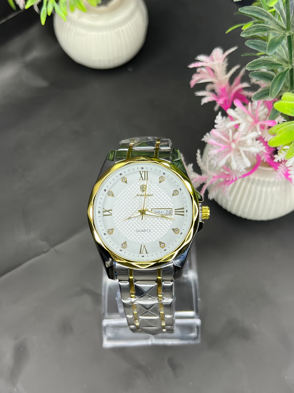 Premium Two-Tone Quartz Watch - Silver & Golden Chain view 4