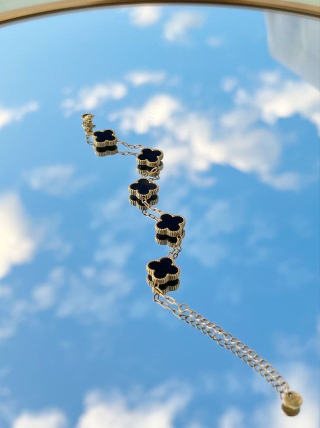 Van Cleef 2-in-1 Reversible Bracelet Elegant Design Perfect for Daily Wear view 3