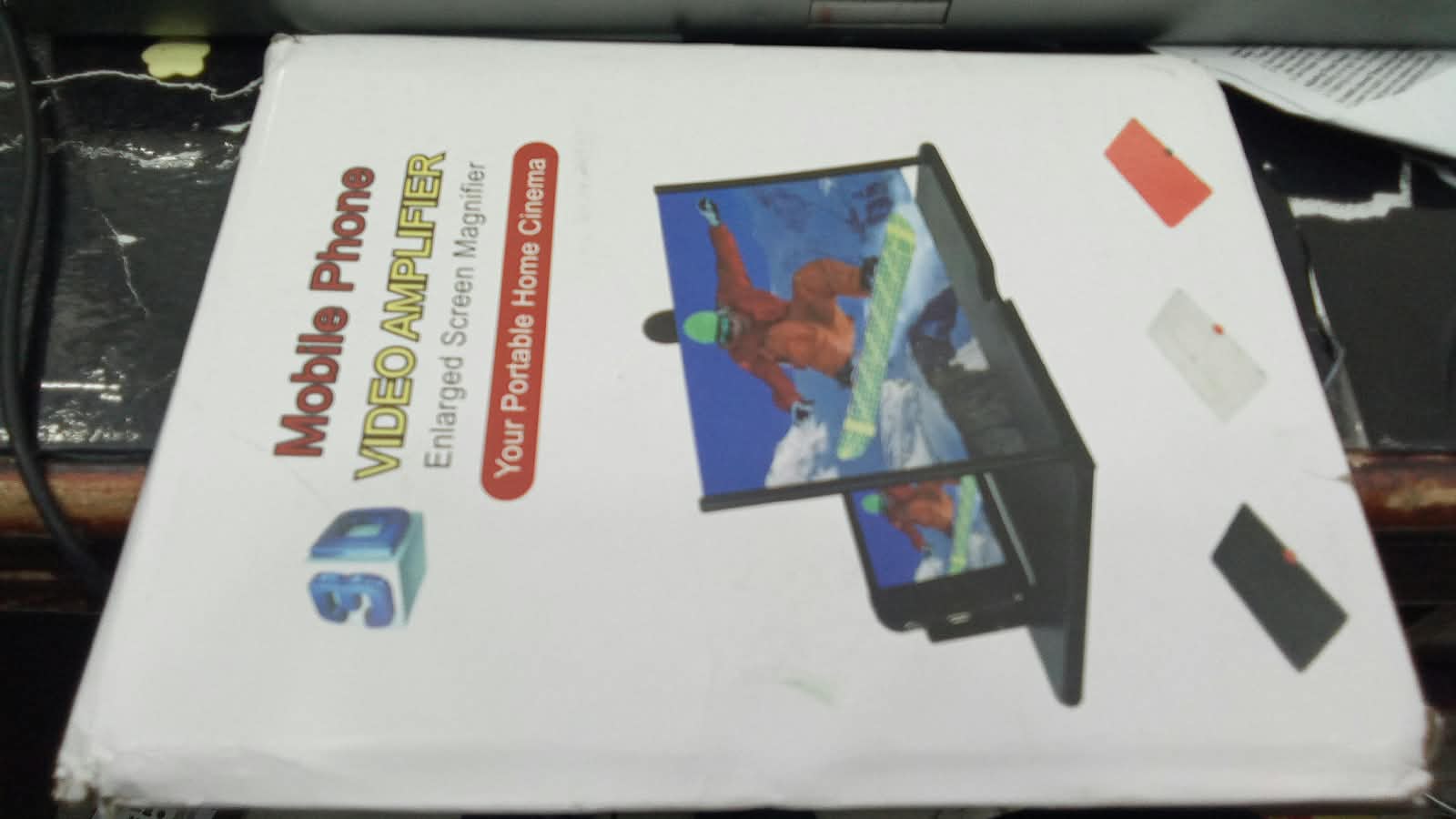 3D Mobile Phone Screen Magnifier Foldable Stand (Random Color) view 4
