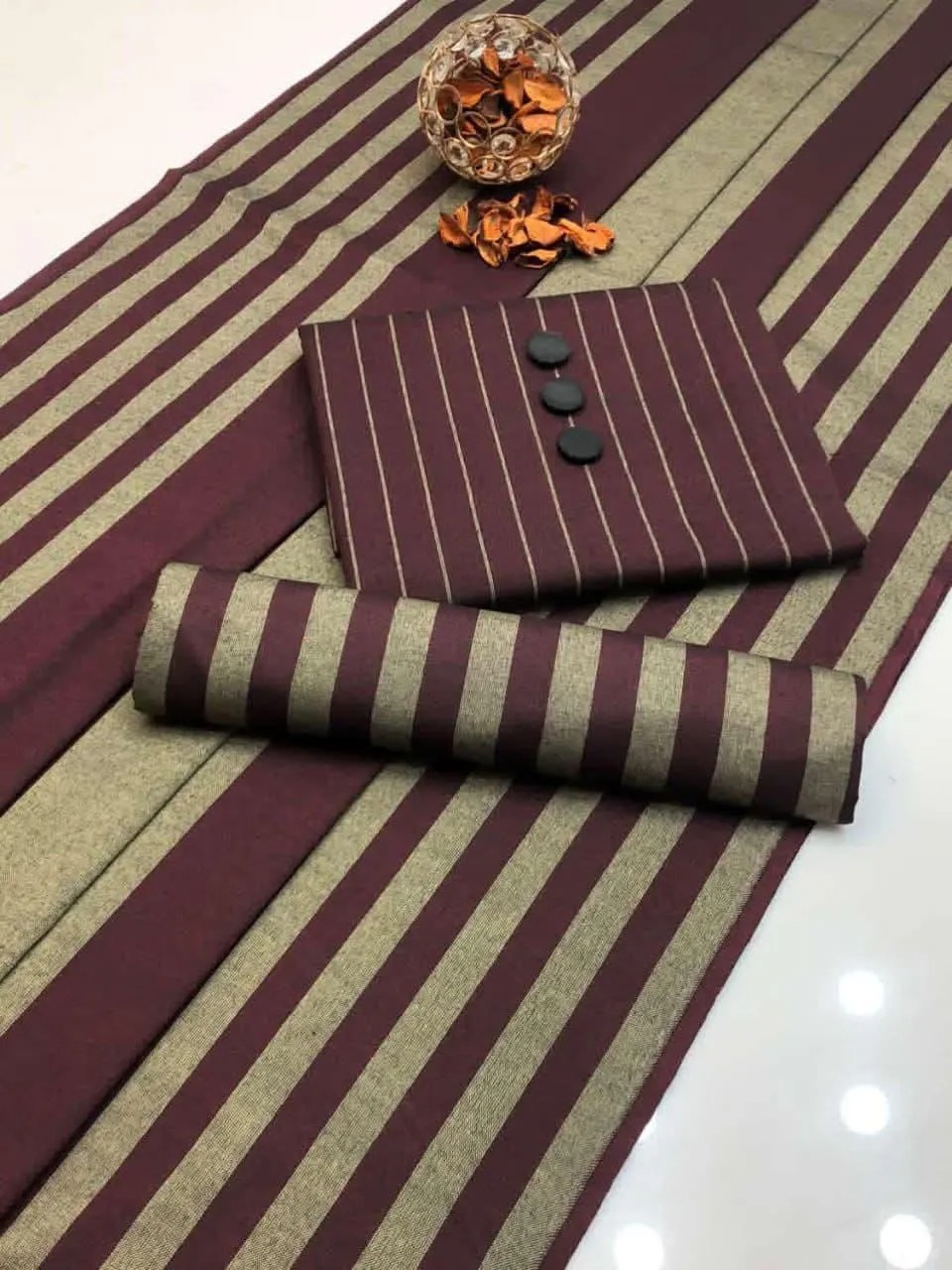 3-Piece Suit Unstitched Sussi Marina - Apparel Accessory Designed For Fashion Styling And Daily Wardrobe Routine - Maroon thumbnail 4