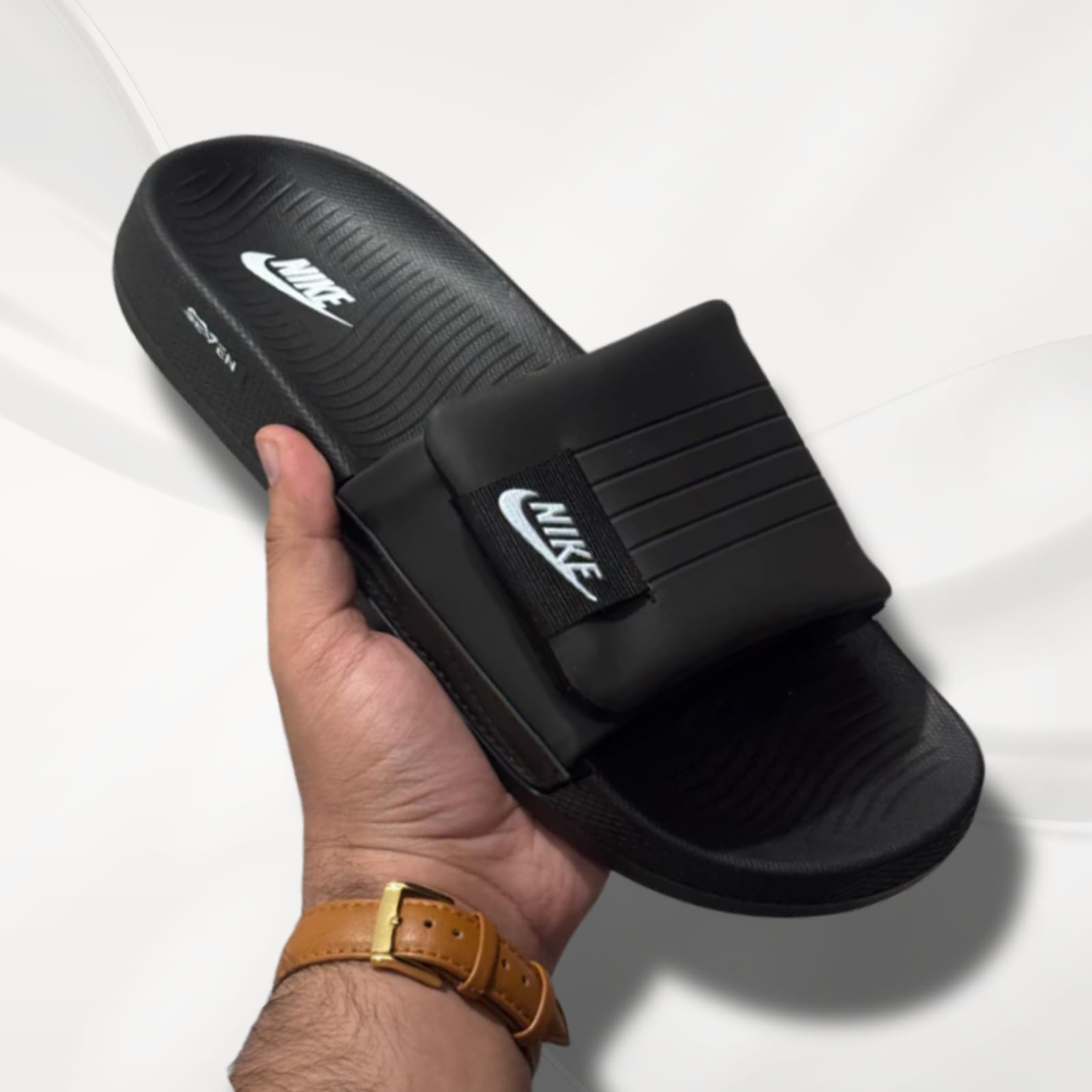 Nike Aircush Slippers – Super Soft, Comfortable & Anti-Slip Casual Footwear thumbnail 4