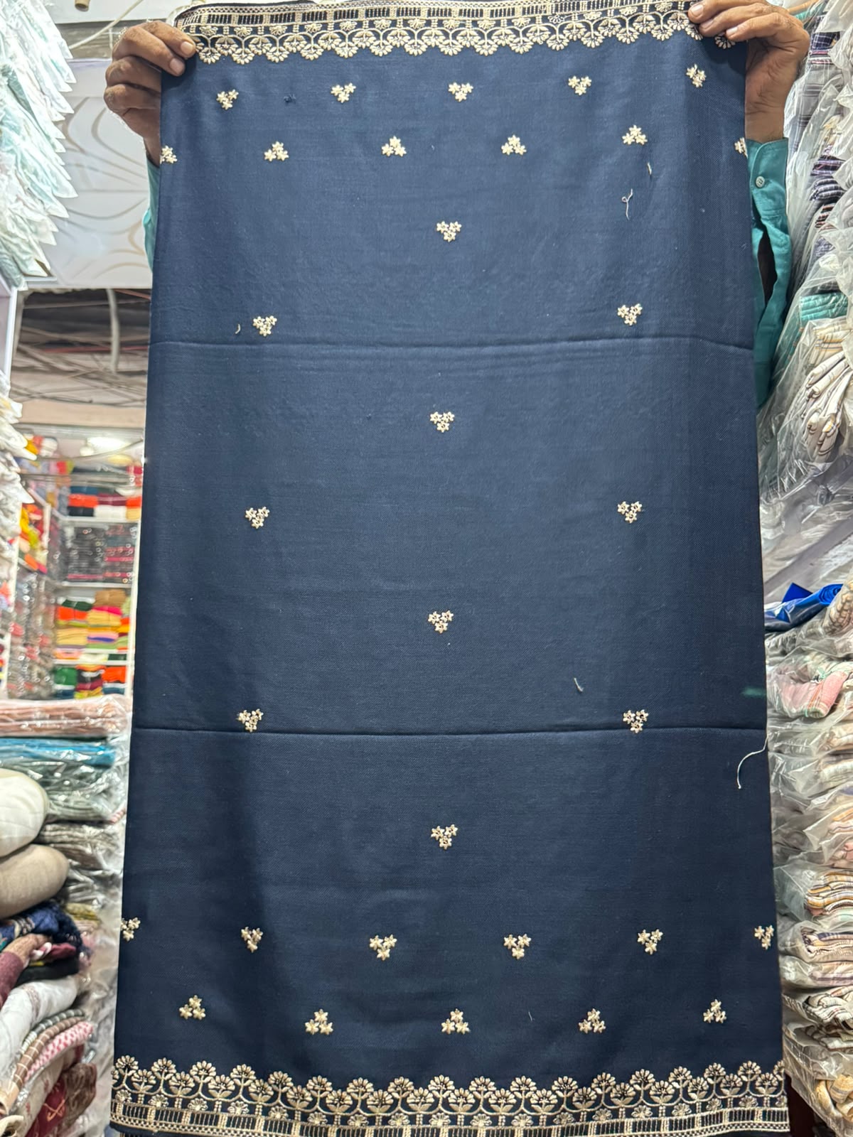 Premium Embroidered Wool Shawl – Elegant Warm Winter Wrap for Women thumbnail 5