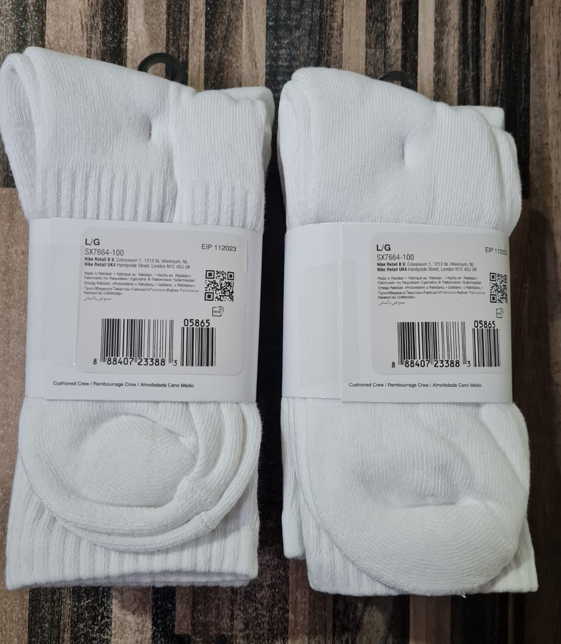 MEN'S Nike Crew White Drifit Socks 3 Pairs Pack view 4
