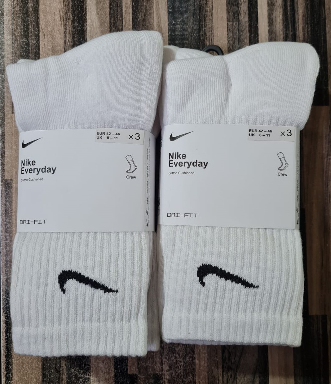 MEN'S Nike Crew White Drifit Socks 3 Pairs Pack view 3