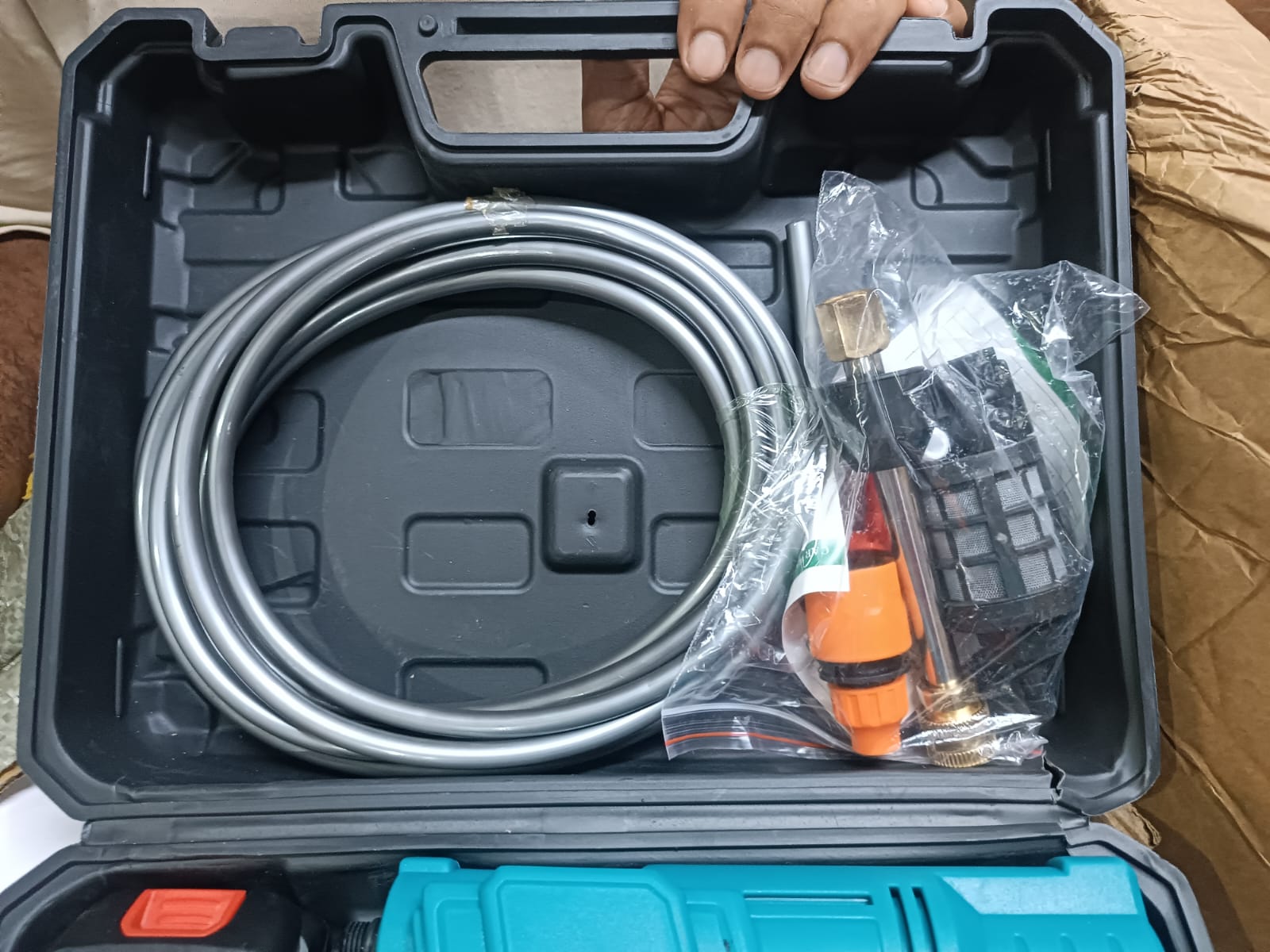Cordless High Pressure Cleaning Gun 48V with 2 Batteries view 4