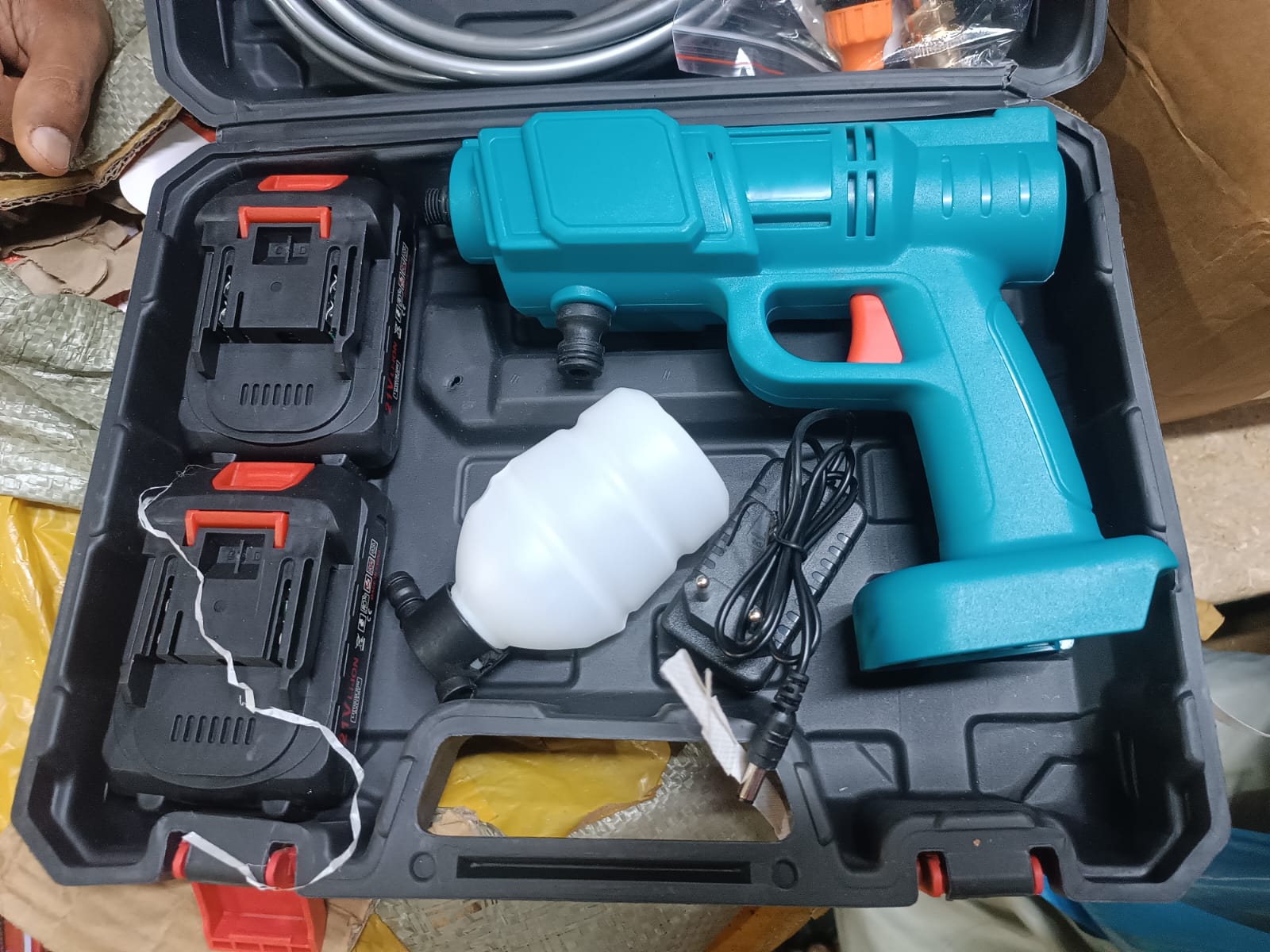Cordless High Pressure Cleaning Gun 48V with 2 Batteries view 3