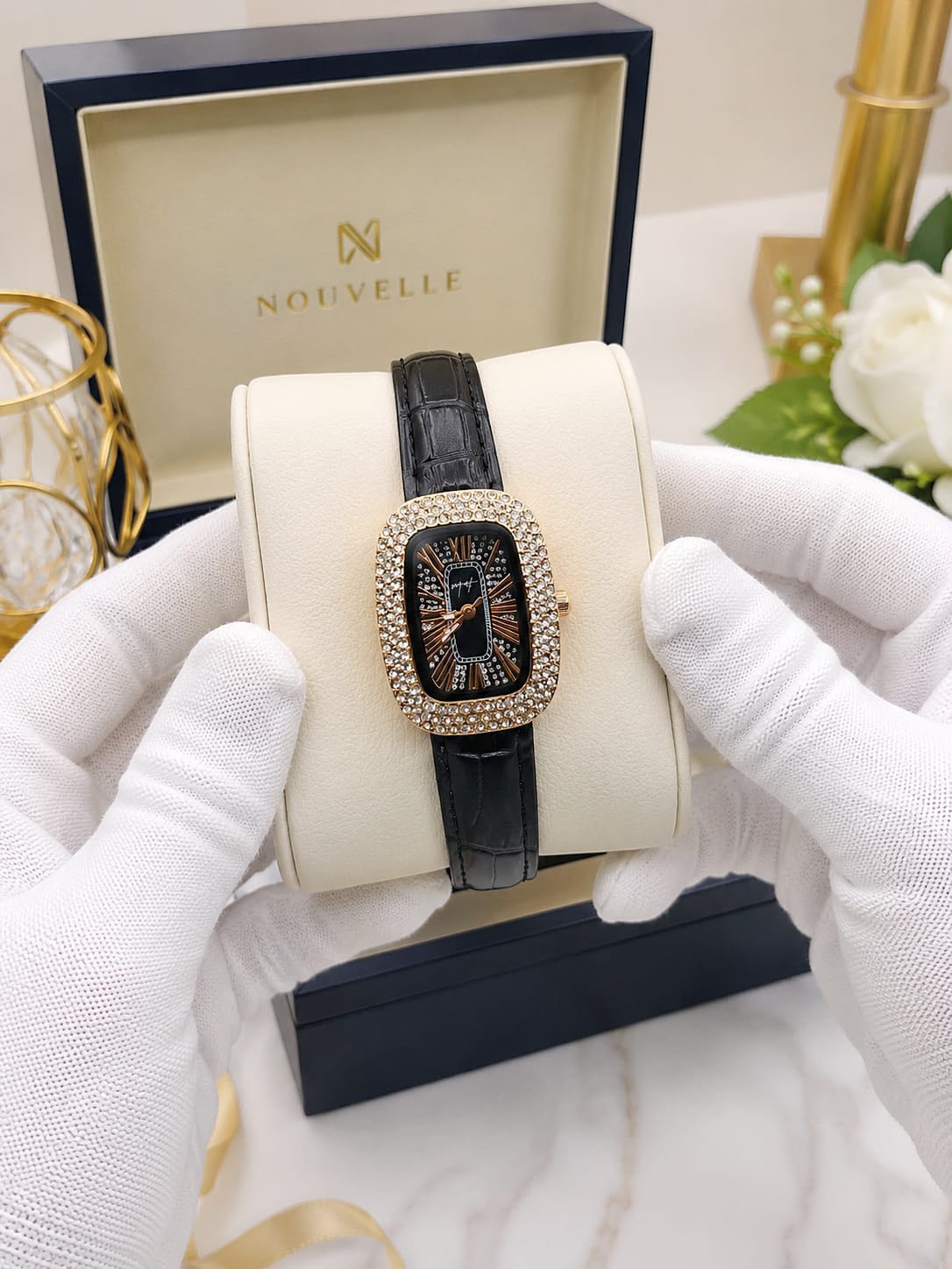 Nouvelle Elegant Crystal-Embellished Women's Watch Fashion Apparel Accessory To Wear At Parties (With Box) view 5