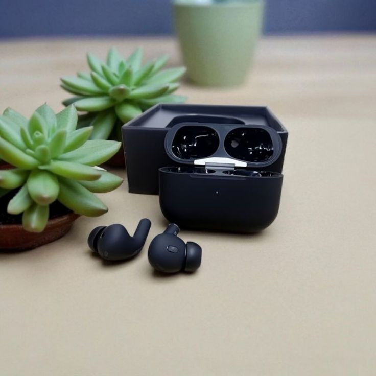 Pro 2 Wireless Earbuds - Black & White view 4