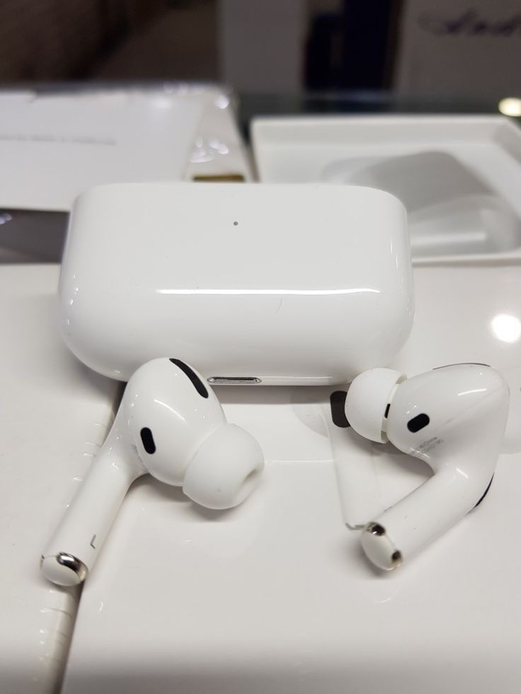 Pro 2 Wireless Earbuds - Black & White view 3