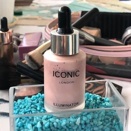 Iconic London Liquid Illuminator Highlighter view 2