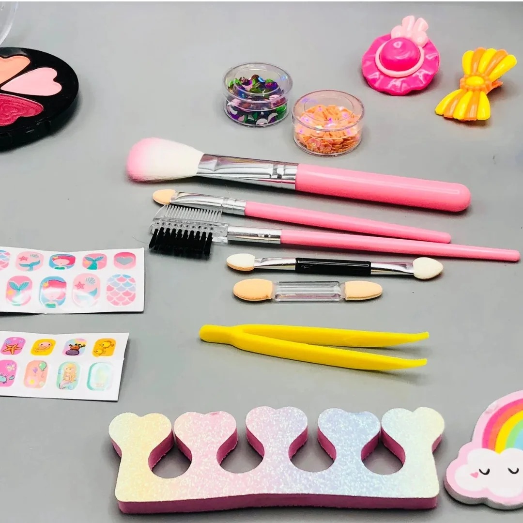 2 in 1 Beauty Makeup Bag for Kids | Girls Pretend Play Makeup Set & Portable Cosmetic Bag view 3