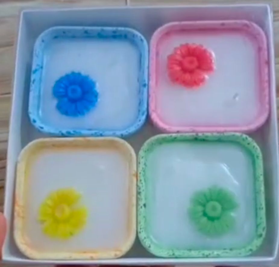 Decorative Flower Scented Candle Set (4-Piece Set) | Random Colour view 4