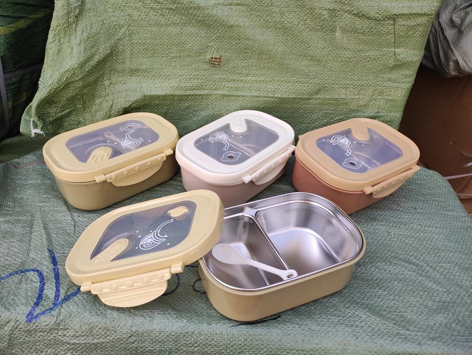 Lunch Box SS Half n Half Design | Random Color view 3