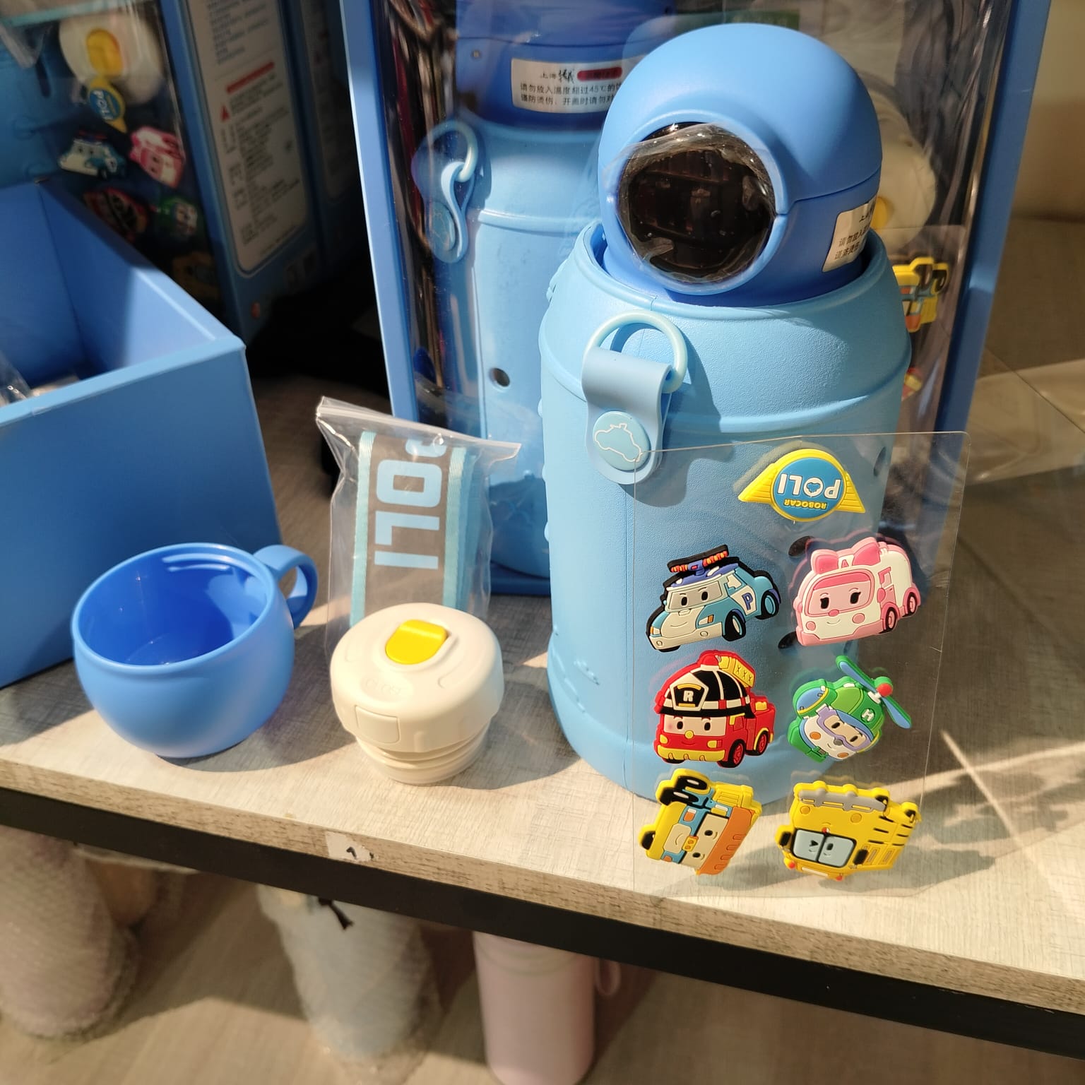 Digital Display Children's Thermos Bottle 650ML view 3